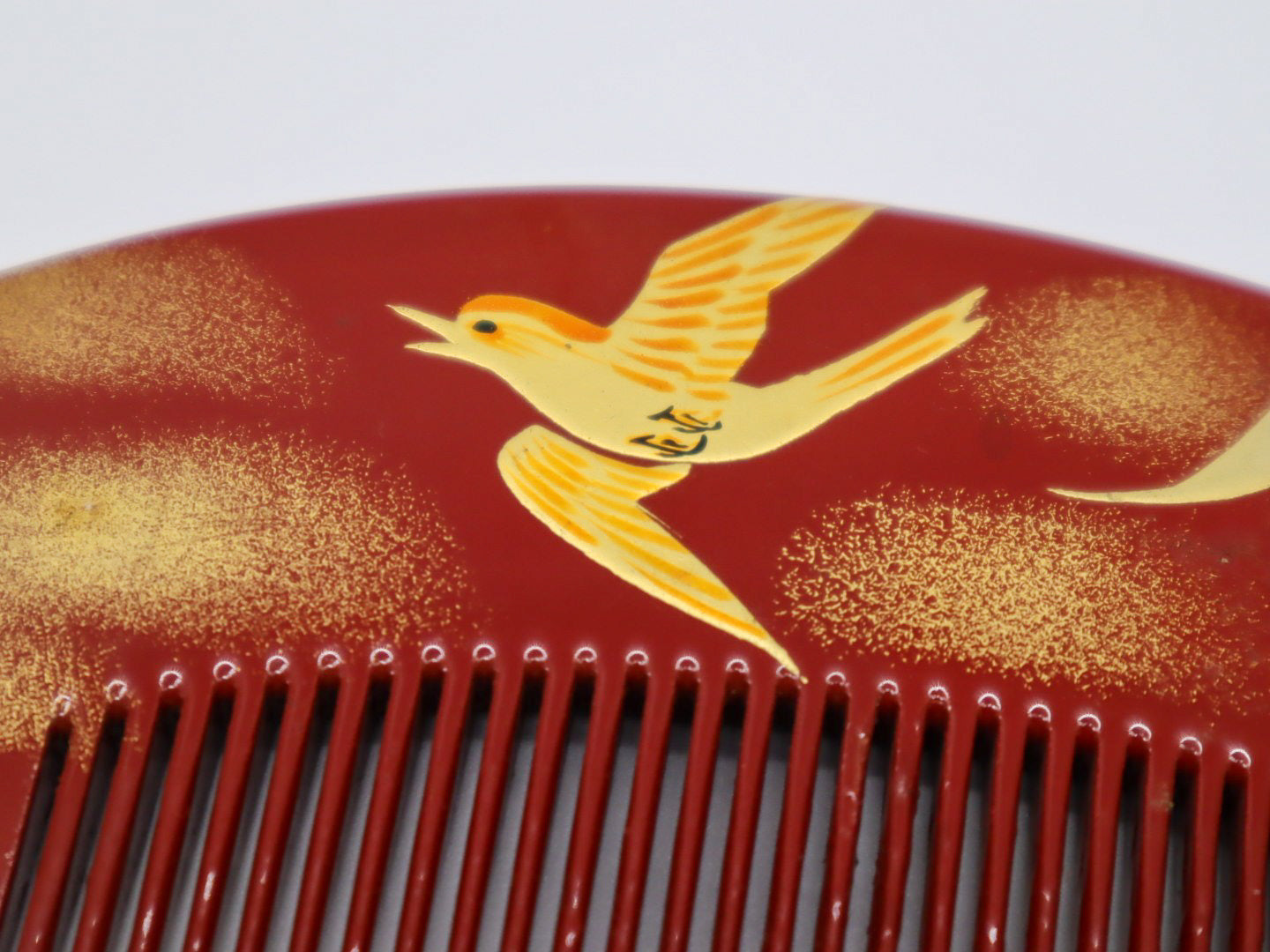 Japanese lacquered comb KUSHI w Swallow and Clouds